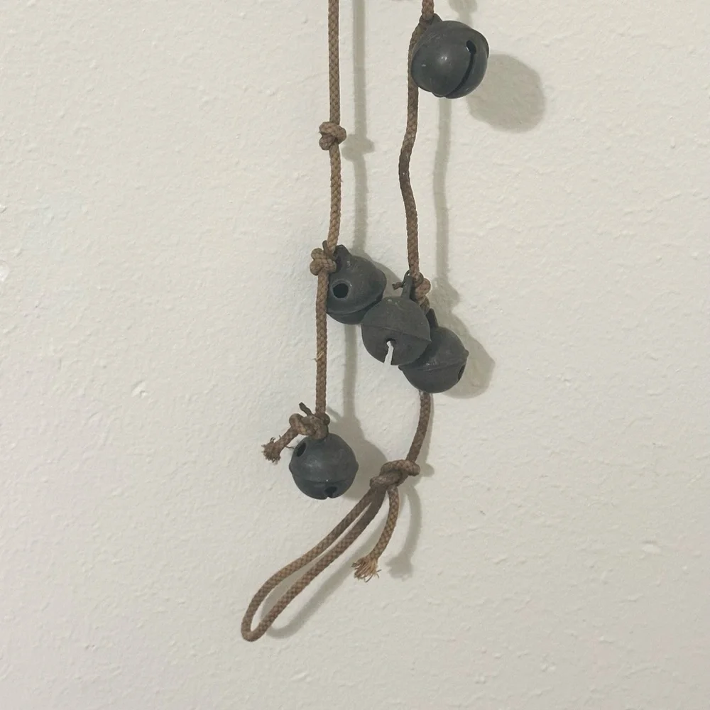 Antique Sleigh Bells solid metal 14 - Picture 4 of 8